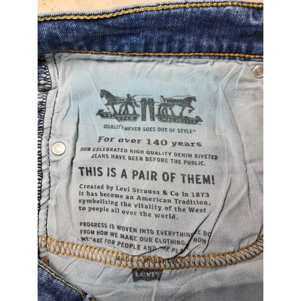 VTG Levi Mens Red Tab Mid Wash 5 Pkt Jean 70's 80's Grunge Size 46X30‎